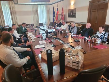 Delovno srečanje predstavnikov Sežane, Višnjana in Tinjana; Vir; Občina Sežana